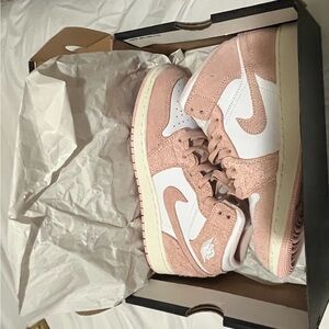 Jordan 1 by Nike light pink and white size 5.5Y NEW IN BOX OG